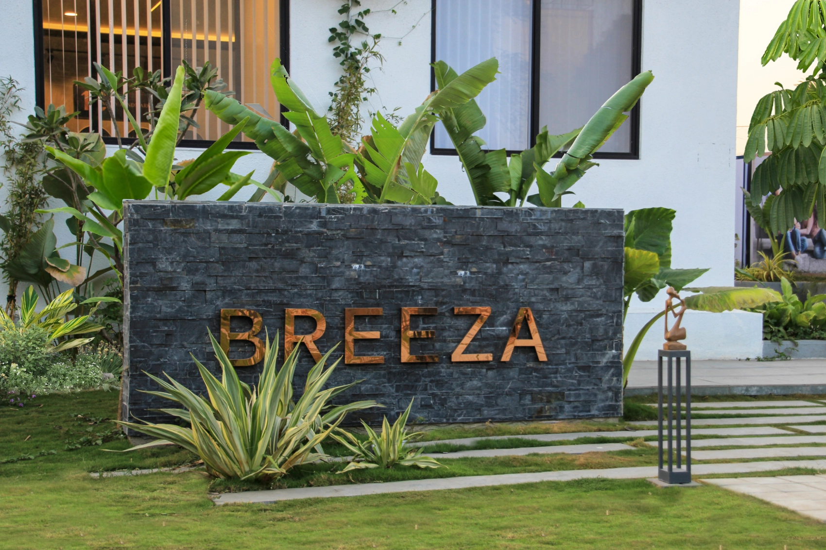 Breeza Sales lounge - 3